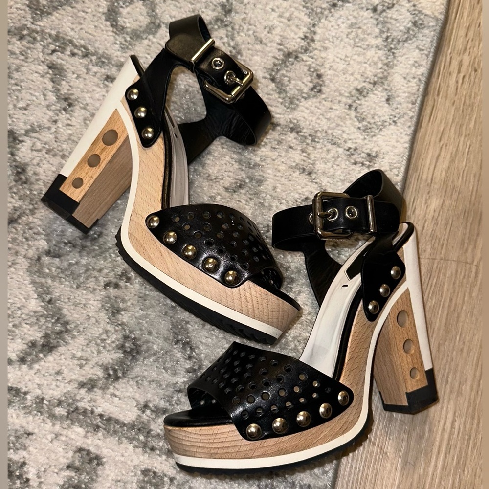 Sz 39.5 fendi heels